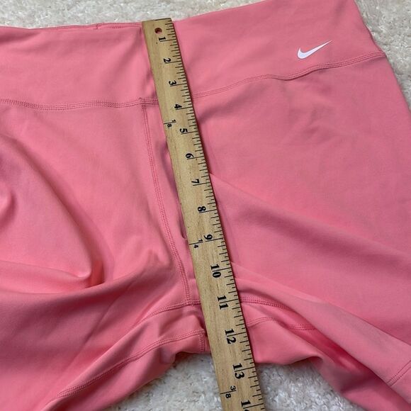 Nike Women’s Pink Tight Fit Mid-Rise 7” Length Dri-fit Shorts Sz XL - Picture 6 of 8